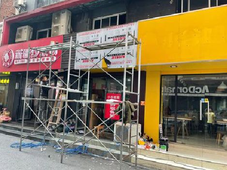 双牌制作广告招牌如何避免它发黄？